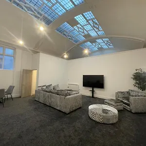 https://20-grimston-st-2-bedroom-apartment-near-hull-new-theatre.yorkshirehotels.net