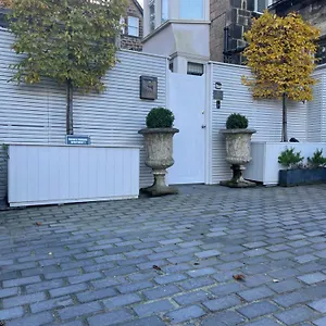 https://westcourt-by-rmg-apartments.yorkshirehotels.net
